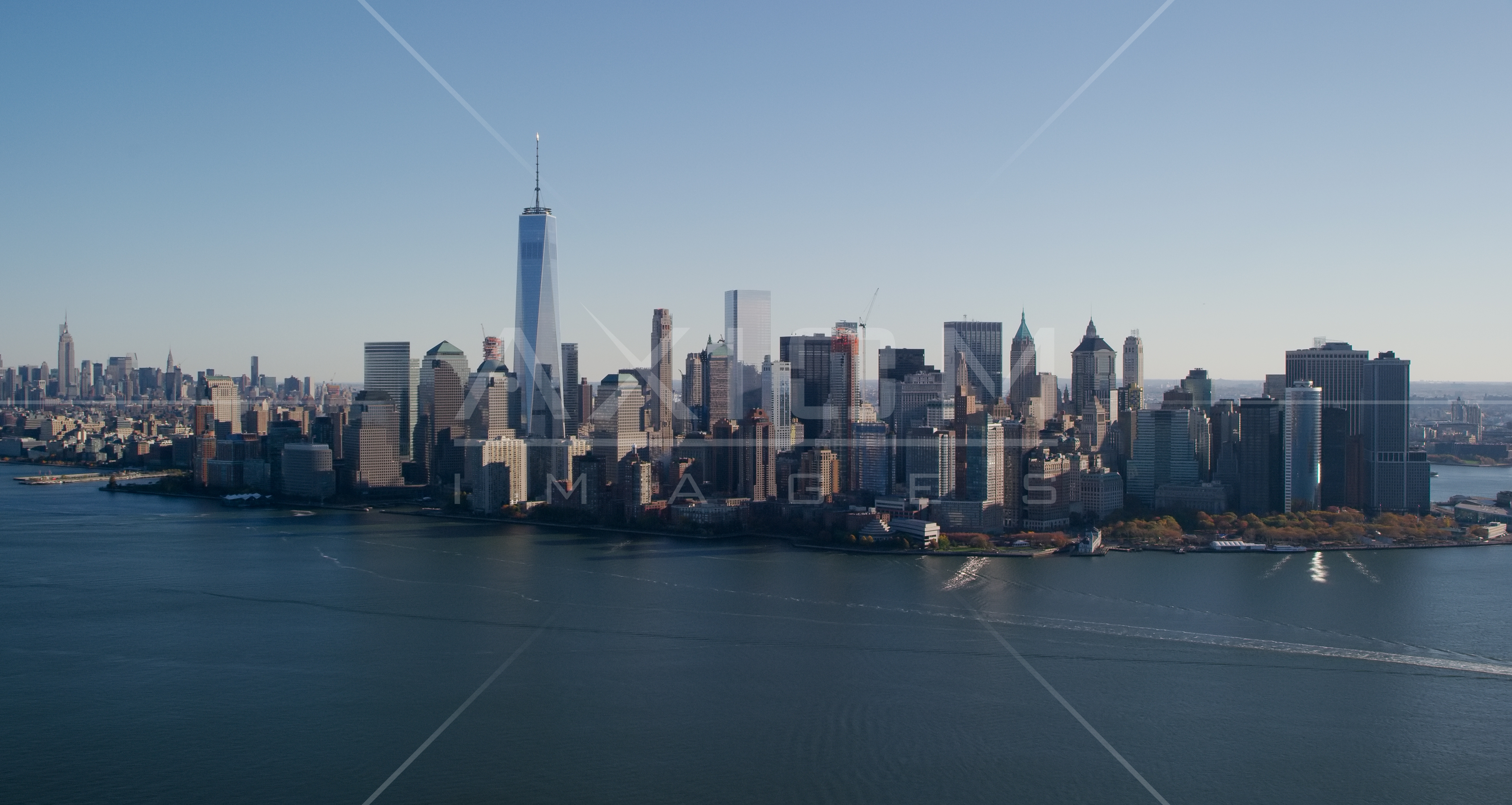 Skyline of Lower Manhattan across the Hudson River in New York City ...