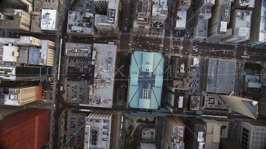 A bird's eye view of S State Street and the Harold Washington Library Center, Downtown Chicago, Illinois Aerial Stock Photo AX0001_141.0000275F | Axiom Images