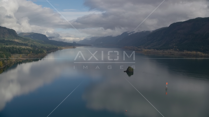 The Columbia River through Columbia River Gorge, Washington Aerial Stock Photo AX154_015.0000000F | Axiom Images