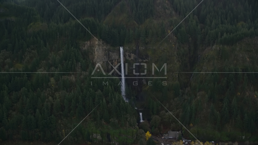 The Multnomah Falls waterfall in Columbia River Gorge, Multnomah County, Oregon Aerial Stock Photo AX154_020.0000348F | Axiom Images