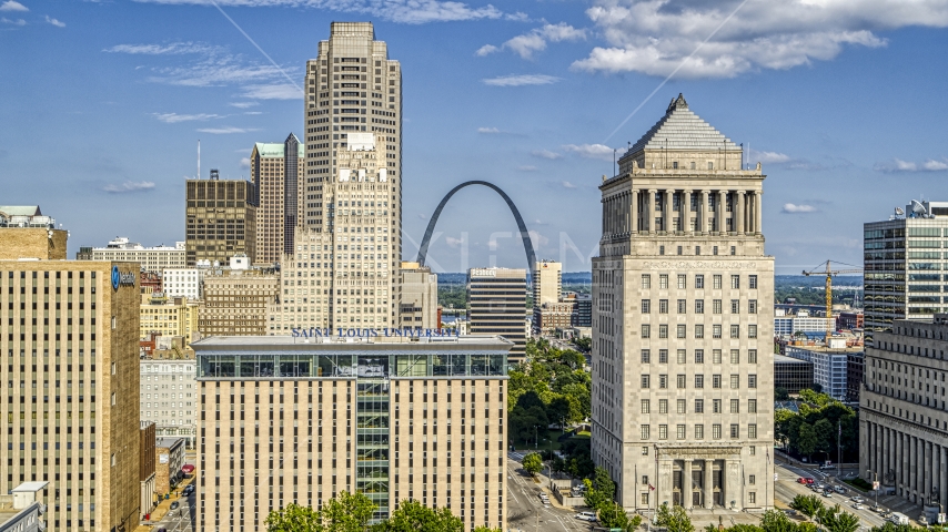 University and courthouses near the Gateway Arch in Downtown St. Louis, Missouri Aerial Stock Photo DXP001_031_0001 | Axiom Images