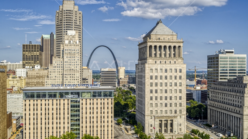 University and courthouse with a view of the Gateway Arch in Downtown St. Louis, Missouri Aerial Stock Photo DXP001_031_0003 | Axiom Images