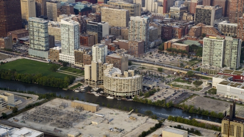 AX0001_072.0000108F - Aerial stock photo of The River City condo complex by the Chicago River, Illinois