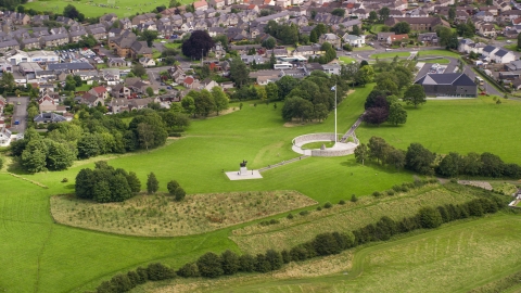 The iconic Robert the Bruce statue, Stirling, Scotland Aerial Stock Photos | AX109_014.0000160F