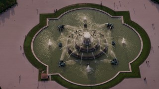 AX0001_098 - 4.8K aerial stock footage bird's eye view of Buckingham Fountain in Grant Park, Chicago, Illinois