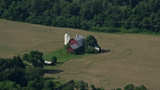 5.1K aerial stock footage of a barn and farm fields in Centreville, Maryland Aerial Stock Footage | AX72_113