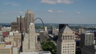 5.7K aerial stock footage flyby courthouse to reveal the Museum at the Gateway Arch in Downtown St. Louis, Missouri Aerial Stock Footage | DX0001_000777