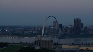 5.7K aerial stock footage of the famous Gateway Arch and Downtown St. Louis, Missouri, skyline at twilight Aerial Stock Footage | DX0001_000910