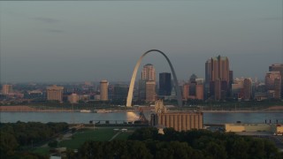 5.7K aerial stock footage of morning sunlight reflecting off the Gateway Arch in Downtown St. Louis, Missouri Aerial Stock Footage | DX0001_000953