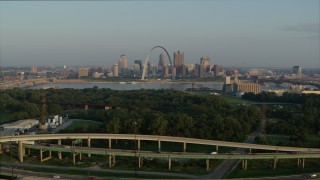 DX0001_000968 - 5.7K aerial stock footage of light traffic on I-55 and the Gateway Arch in the morning, Downtown St. Louis, Missouri