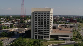 5.7K aerial stock footage fly around a government office building in Kansas City, Missouri Aerial Stock Footage | DX0001_001115