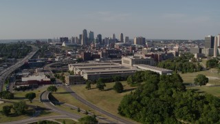 5.7K aerial stock footage of a government office building and city skyline, Downtown Kansas City, Missouri Aerial Stock Footage | DX0001_001118