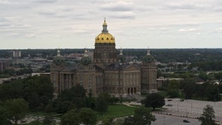 5.7K aerial stock footage of orbiting the Iowa State Capitol in Des Moines, Iowa Aerial Stock Footage | DX0002_165_041